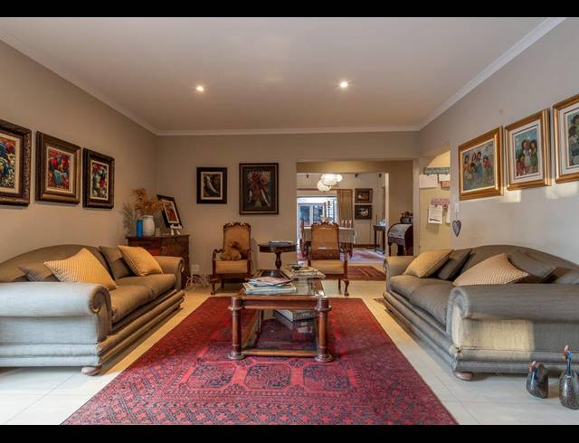 6 BEDROOM HOUSE SOLD IN ALBERANTE